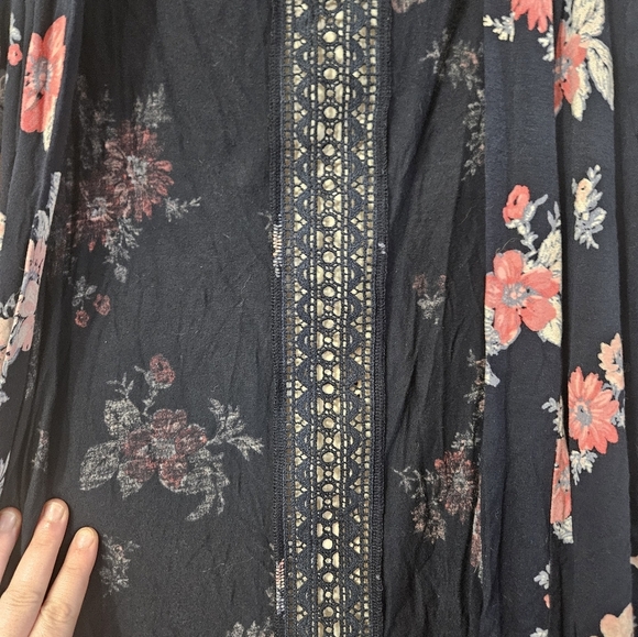 Maurices Navy Floral Open Front Cardigan! - Picture 4 of 6